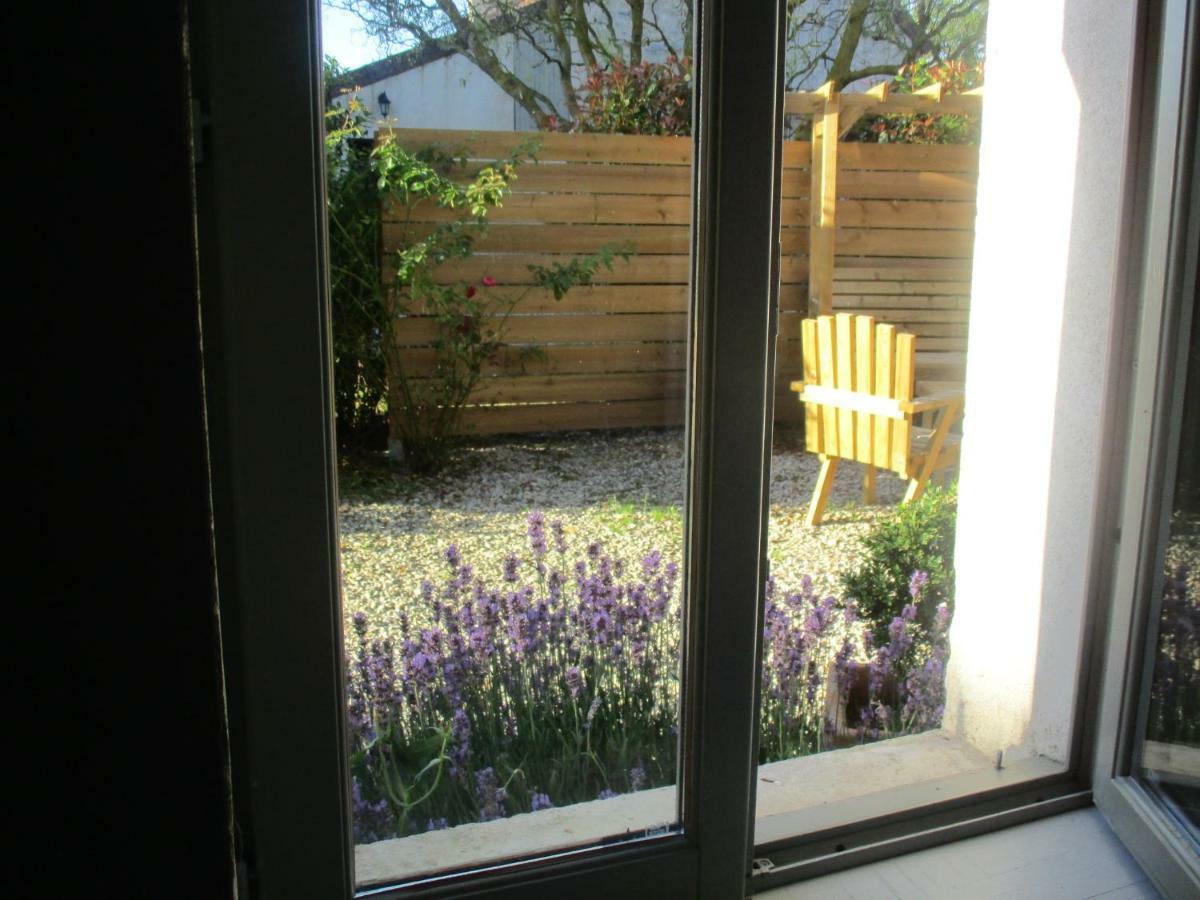 Bed and Breakfast La Grange Aux Hirondelles Sancoins Exterior foto